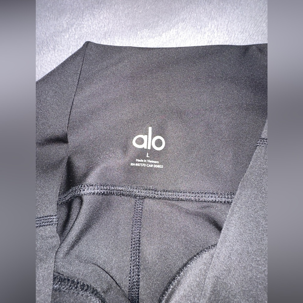 All Black Airlift 7/8 Leggings NWT Large - Picture 7 of 9